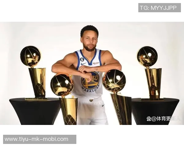 布克批评裁判漏判库里犯规称浪费了宝贵时间和机会