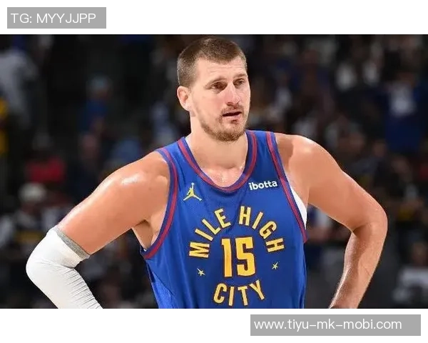 斯潘塞琼斯：掘金替补席对约基奇的表现感到无奈与失望